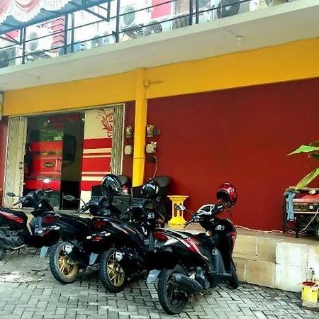 Pringgondani Guesthouse Pandanaran Hills Семаранг Екстериор снимка