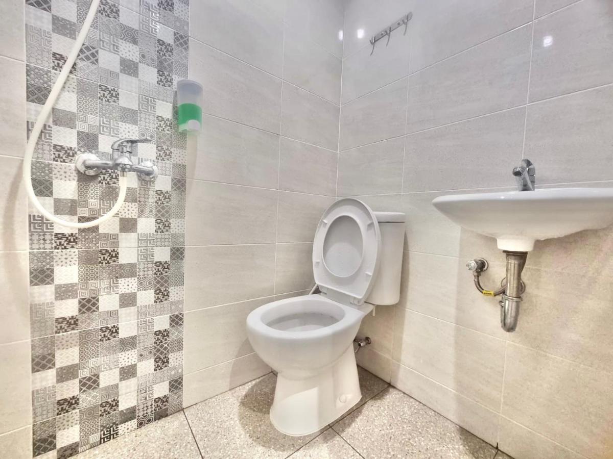 Pringgondani Guesthouse Pandanaran Hills Семаранг Екстериор снимка